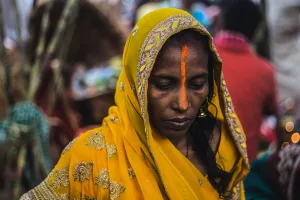 Hindu Lady Praying , Indian street , Indian People